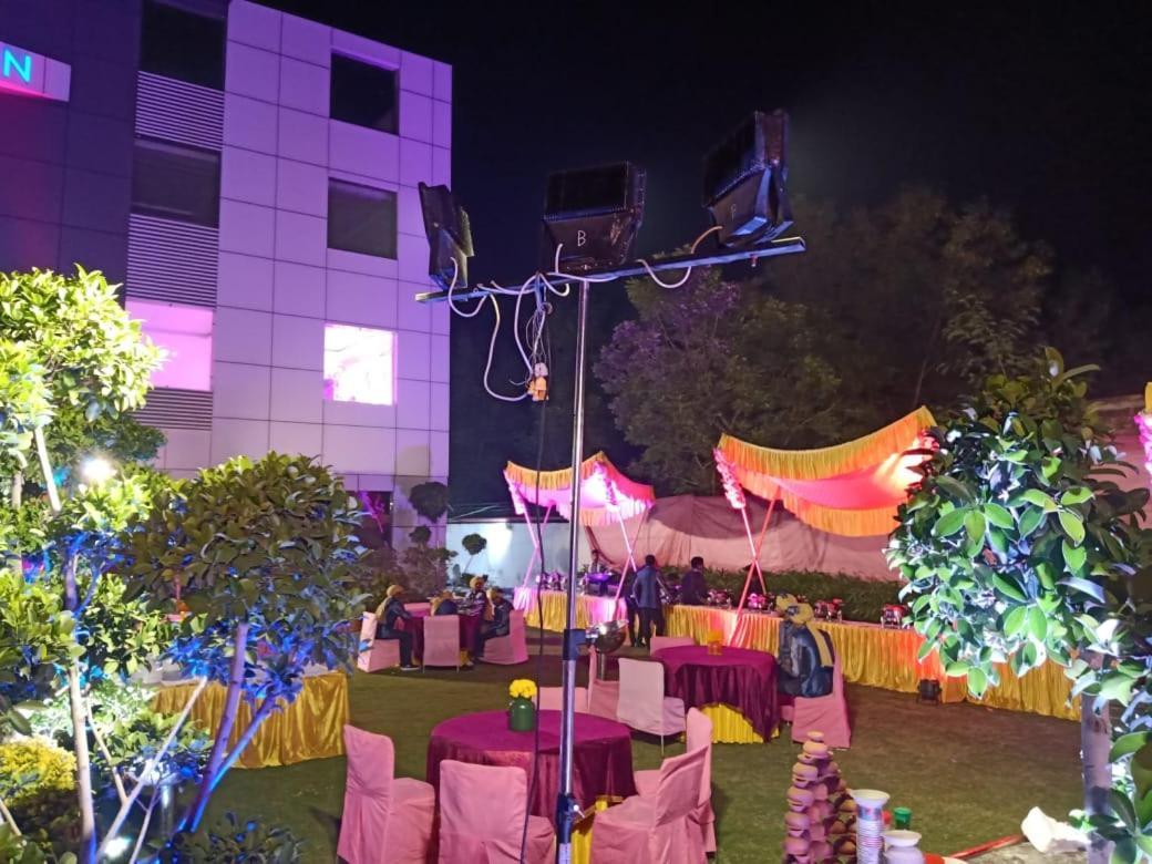 Hotel Sourav Park Inn Agra Agra  Εξωτερικό φωτογραφία